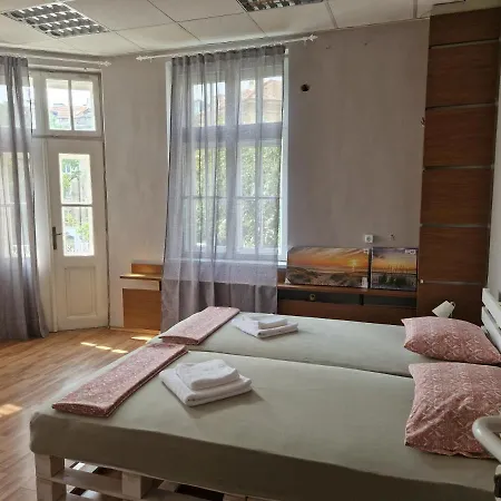 Lambo's Corner - Guest *