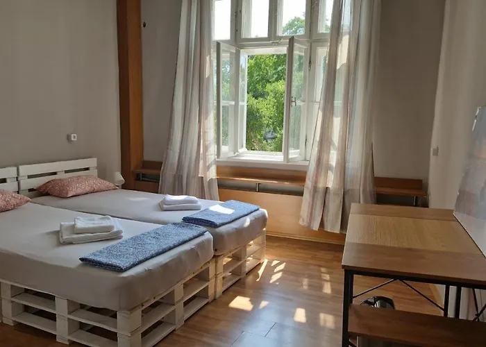 Lambo's Corner - Guest فارنا