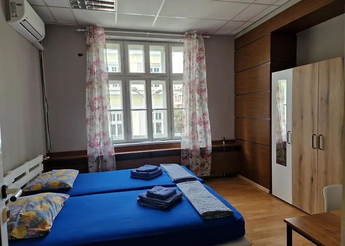 Lambo's Corner - Guest فارنا