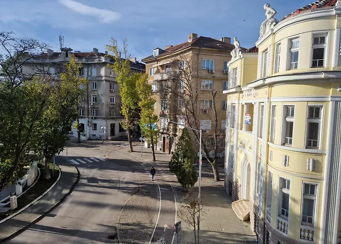 Lambo's Corner - Guest فارنا