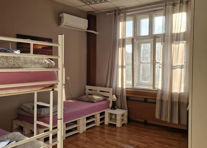 Lambo's Corner - Guest فارنا