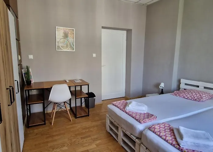 Lambo's Corner - Guest فارنا