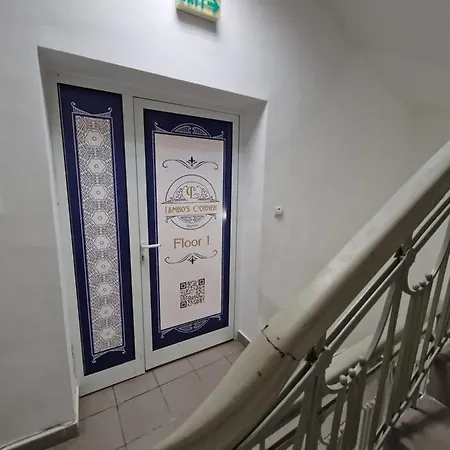 Lambo's Corner - Guest Pensionat *