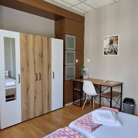 Lambo's Corner - Guest Guest house *