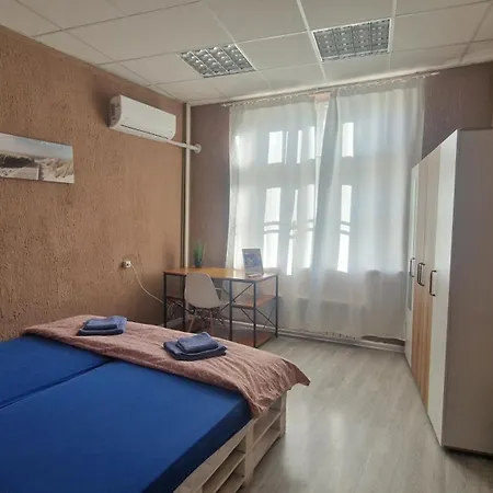 Lambo's Corner - Guest *