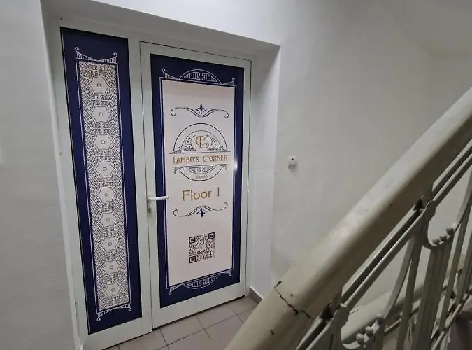 Lambo's Corner - Guest Guest house *