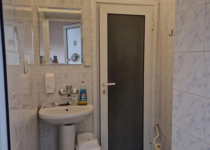 Lambo's Corner - Guest *