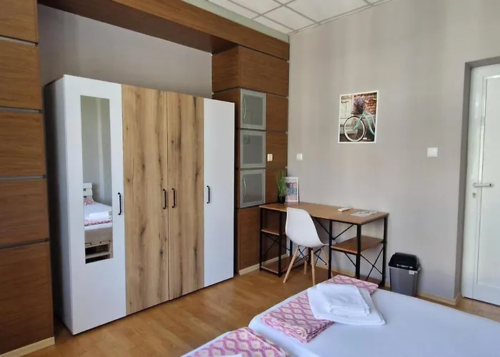 Lambo's Corner - Guest Guest house *